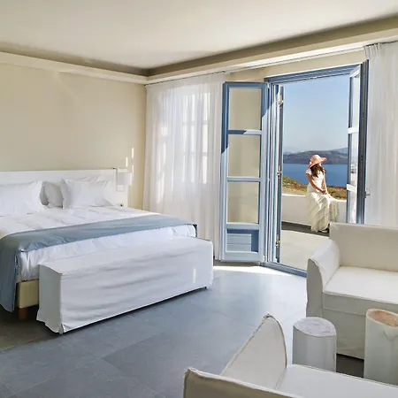 Acroterra Rosa Luxury & Akrotiri (Santorini)