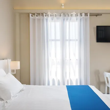 Acroterra Rosa Luxury & מלון