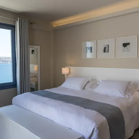 Hotel Acroterra Rosa Luxury Suites&spa
