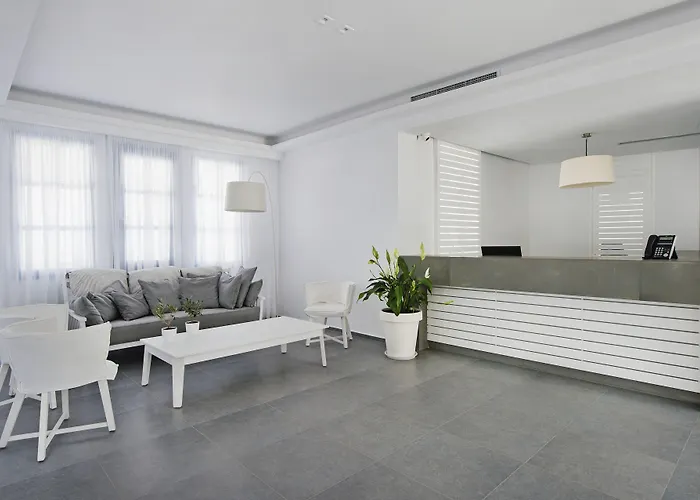 Acroterra Rosa Luxury & Hotel