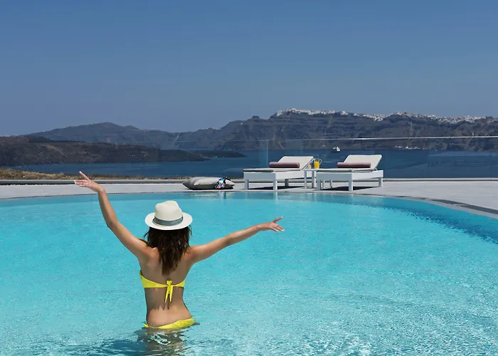 Acroterra Rosa Luxury & 5* Akrotírion