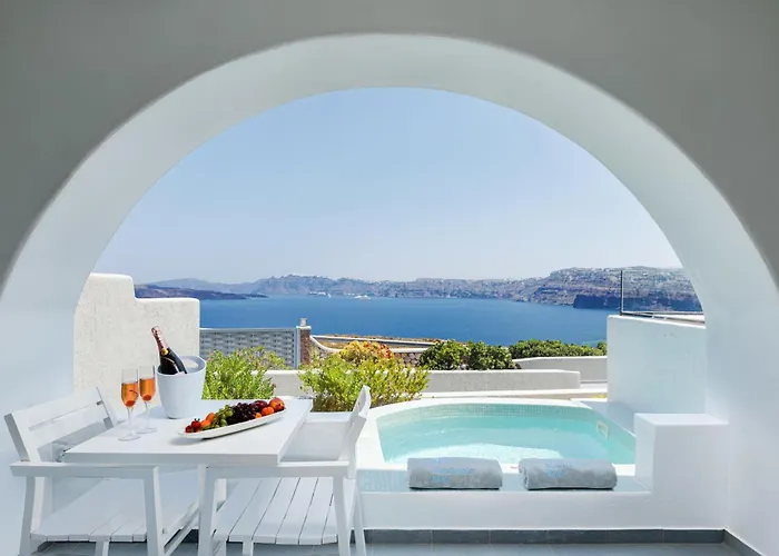 Acroterra Rosa Luxury & Hotel Akrotírion