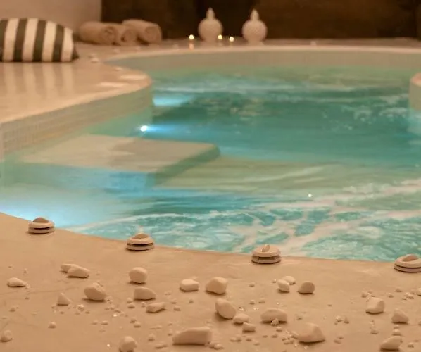 Acroterra Rosa Luxury &