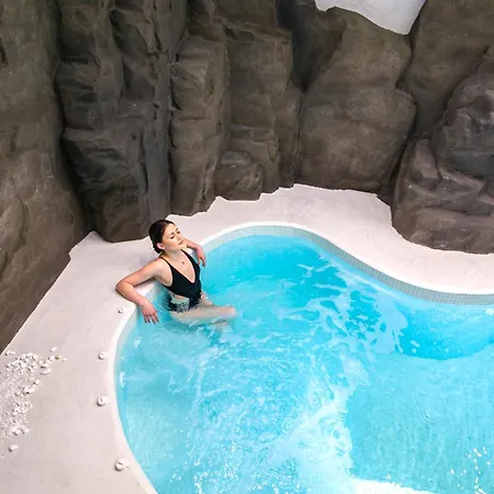 Acroterra Rosa Luxury &