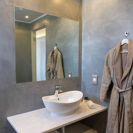 Acroterra Rosa Luxury & Акротири