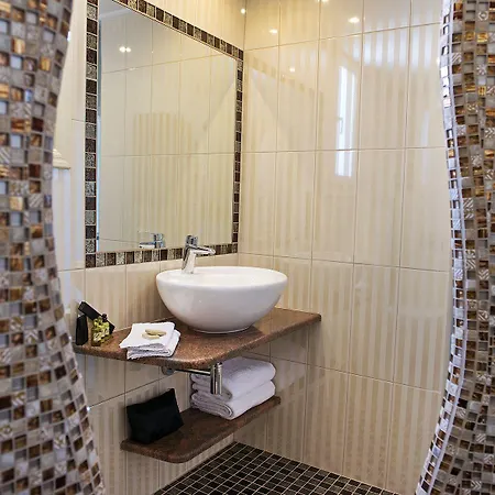 Hotel Acroterra Rosa Luxury & Akrotírion