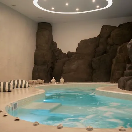 Acroterra Rosa Luxury & Отель Акротири