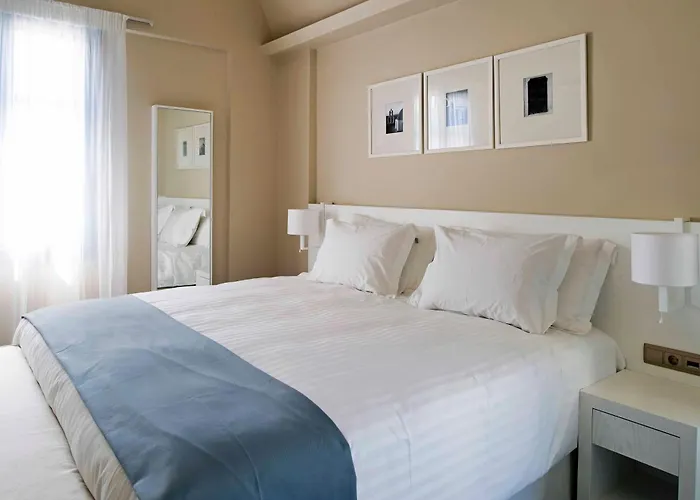 Acroterra Rosa Luxury & Hotel