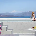 Acroterra Rosa Luxury & Akrotírion