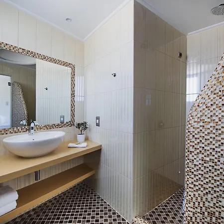 Acroterra Rosa Luxury & Akrotírion