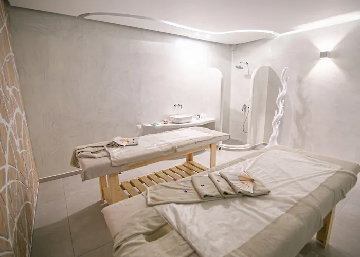 Hotel Acroterra Rosa Luxury & Akrotírion