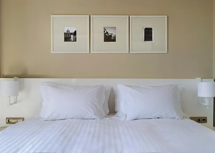 Acroterra Rosa Luxury & Hotel