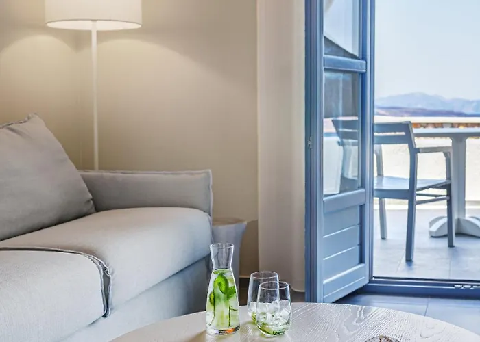 Acroterra Rosa Luxury & Hotel Akrotírion